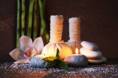 Spa bambu hasır üzerinde ayarla