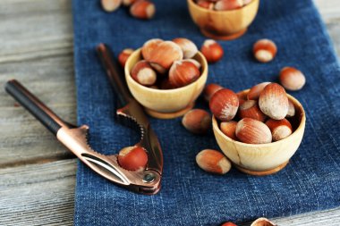 ahşap kase fındık