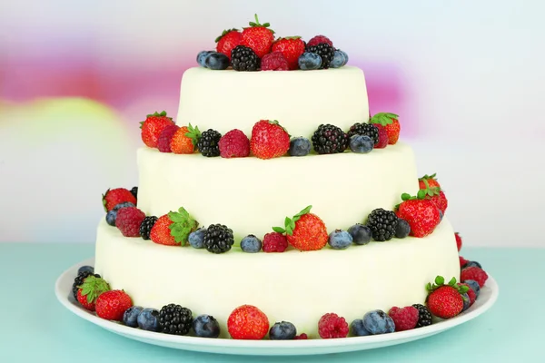 Wedding cake with berries — Stock Photo, Image