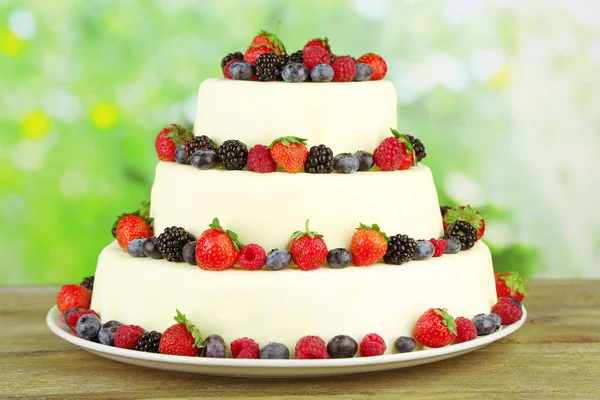 Wedding cake with berries — Stock Photo, Image