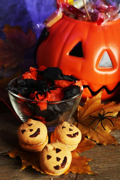 Composição de Halloween com doces — Fotografia de Stock