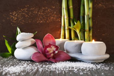 Spa bambu mat koyu arka plan olarak ayarla