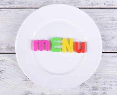 Plaka tablo yakın çekim üzerinde yazıt menüsünde