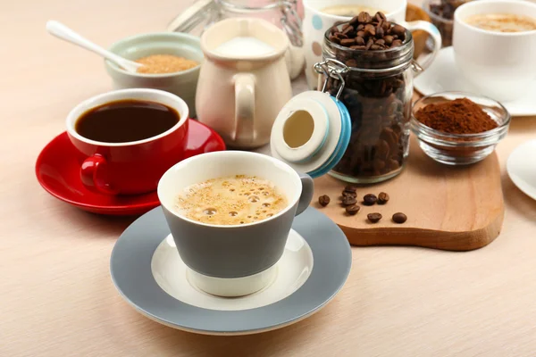 Frischer Kaffee mit mehreren Zutaten — Stockfoto