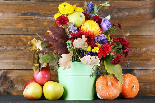 Beautiful autumn composition on wooden background — Stock Photo, Image