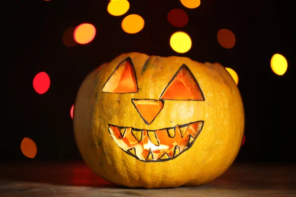 Halloween pumpa på bord — Stockfoto