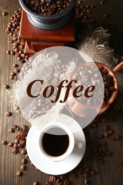 Чашка кофе, кастрюля и точилка — стоковое фото