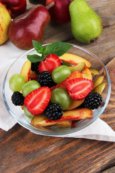 Chutná Čerstvý ovocný salát — Stock fotografie