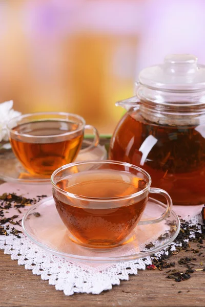 Teapot and cups of tea — Stock Photo, Image