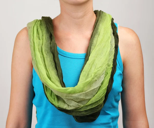 女性の身に着けているスカーフ — ストック写真