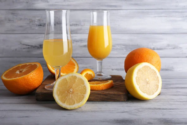 Szklanka soku ze świeżych owoców — Zdjęcie stockowe