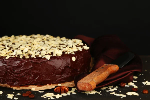 Schokoladenkuchen mit Mandeln — Stockfoto