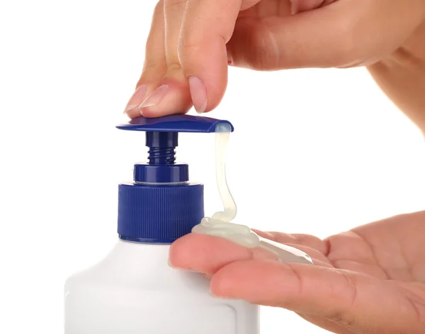 Handen met behulp van vloeibare zeep — Stockfoto