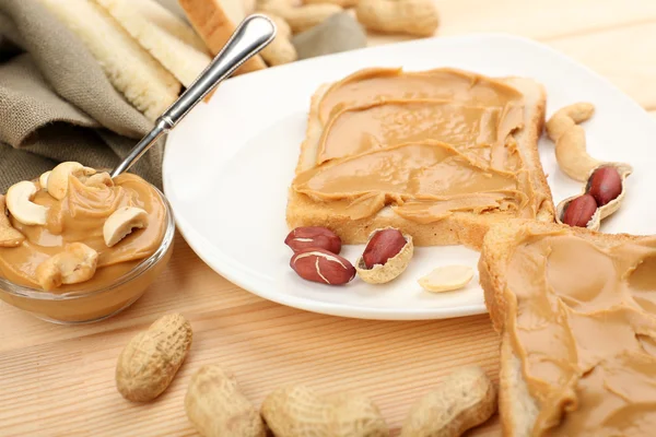 Mantequilla de cacahuete cremosa — Foto de Stock