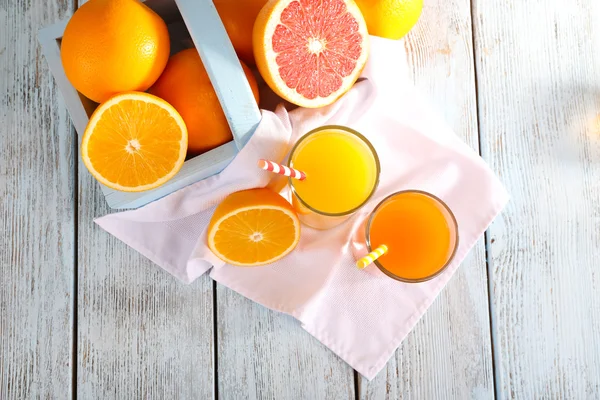 Orangen- und Karottensaft im Glas — Stockfoto