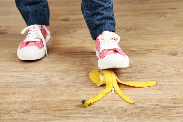 Sko att halka på bananskal — Stockfoto