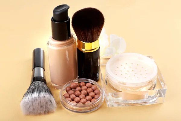 Produits de maquillage de base — Photo