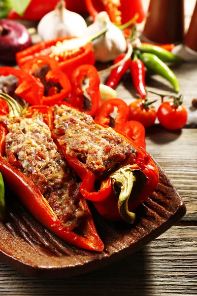 Stuffed pepper with meat and vegetables — Stock Photo, Image