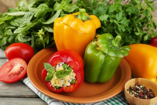 Composición con pimientos rellenos preparados — Foto de Stock