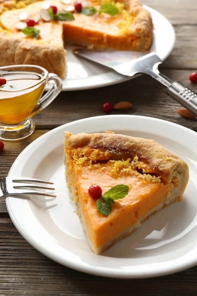 Ev yapımı balkabağı turtası.