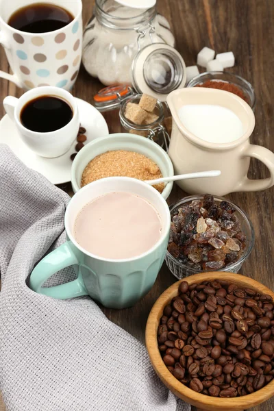 Nybryggt kaffe med flera ingredienser — Stockfoto