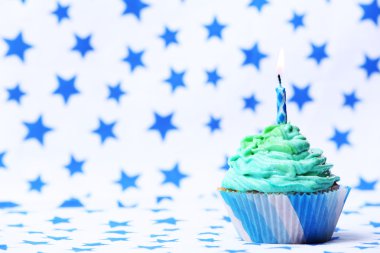 Lezzetli doğum günü kek