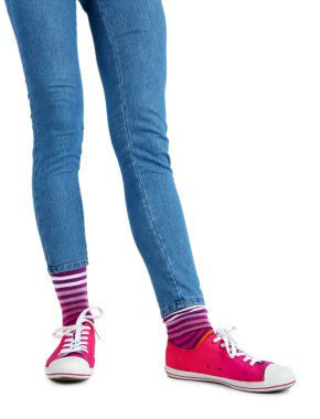 Renkli çorap ve ayakkabı kadın bacakları