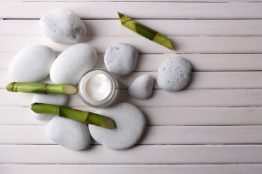 Spa ayarı taşlarla