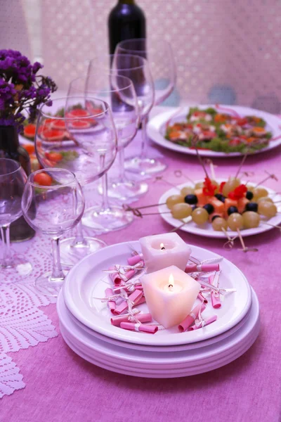 Buffet table with dishware — Stock Photo, Image