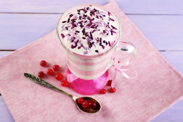 Postre de leche de arándano en vaso — Foto de Stock