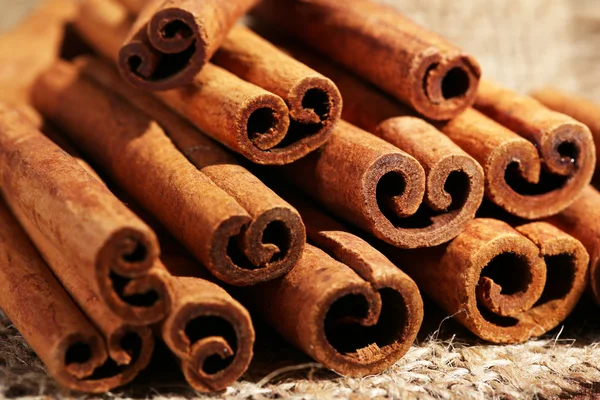 Cinnamon sticks — Stock Photo, Image