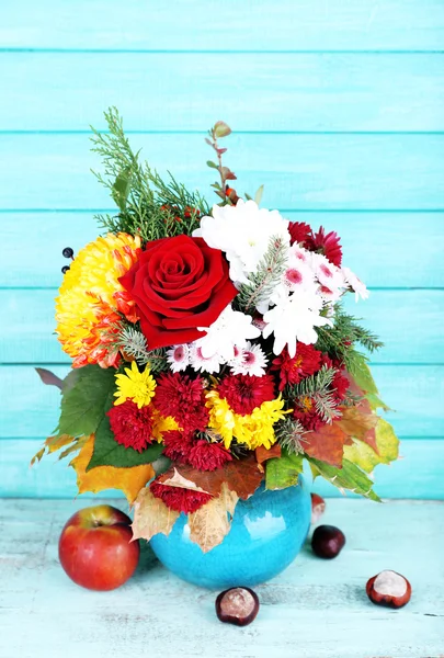 Flower bouquet in blue vase — Stock Photo, Image