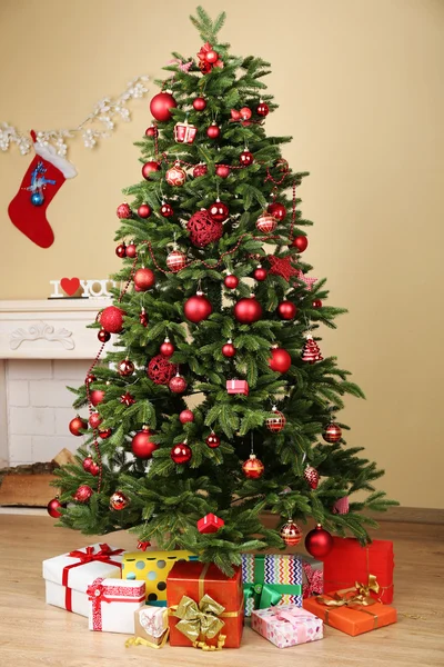 Árbol de Navidad decorado — Foto de Stock