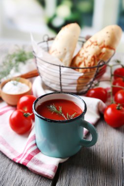 ev yapımı domates suyu