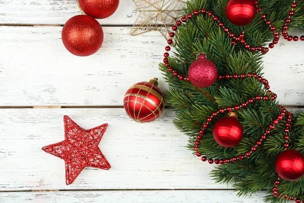Grinalda de Natal com decorações — Fotografia de Stock