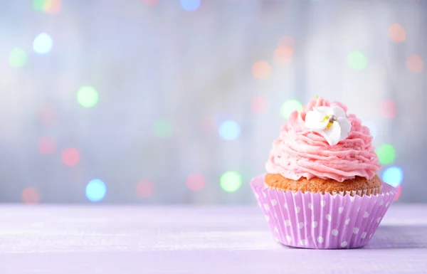 Delicioso cupcake de cumpleaños — Foto de Stock