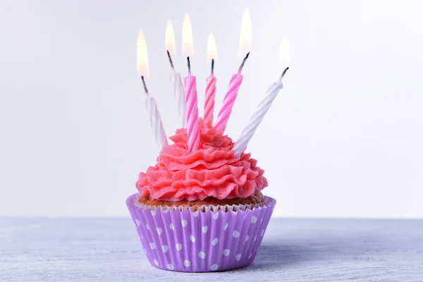 Delizioso cupcake di compleanno — Foto Stock