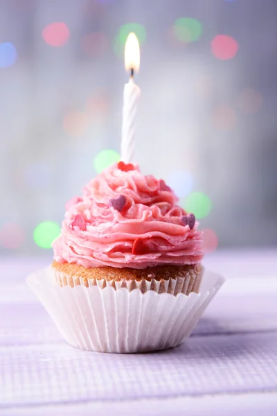 Delicioso cupcake de cumpleaños — Foto de Stock