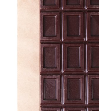 Beyaz üzerine izole edilmiş çikolata.