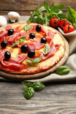 Masada lezzetli pizza