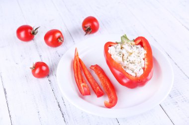 dolma biber plaka üzerinde