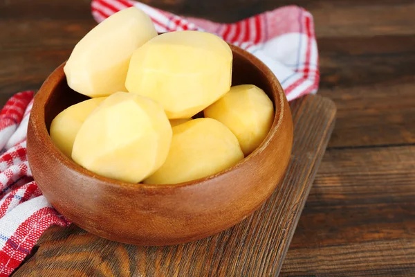 Raw peeled potatoes — Stock Photo, Image
