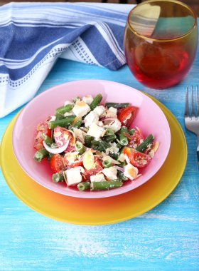 Sebze salatası oluşan kahvaltı