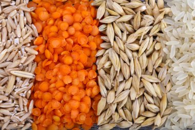 Kabuğu çıkarılmış tane karışımı arka plan olarak