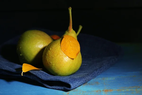 Ripe tasty pears — Stock Photo, Image