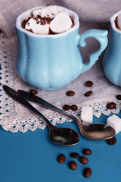 Tasse Kaffee mit Marshmallows — Stockfoto