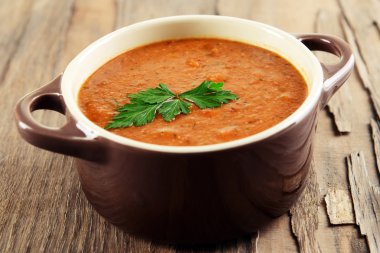 Lezzetli mercimek krem-çorbası