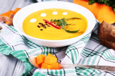 Plaka ve kabak dilim kabak çorbası