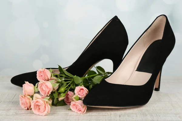 Woman shoes with flowers — Stock Photo, Image