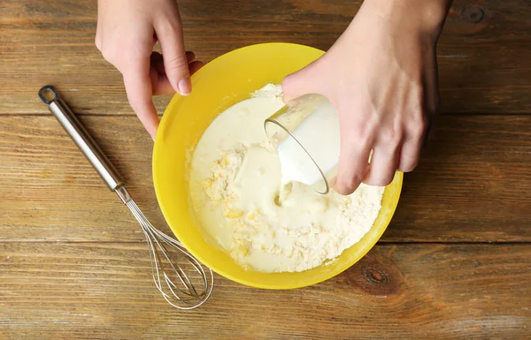 Preparing dough, mixing ingredients — Stock Photo, Image